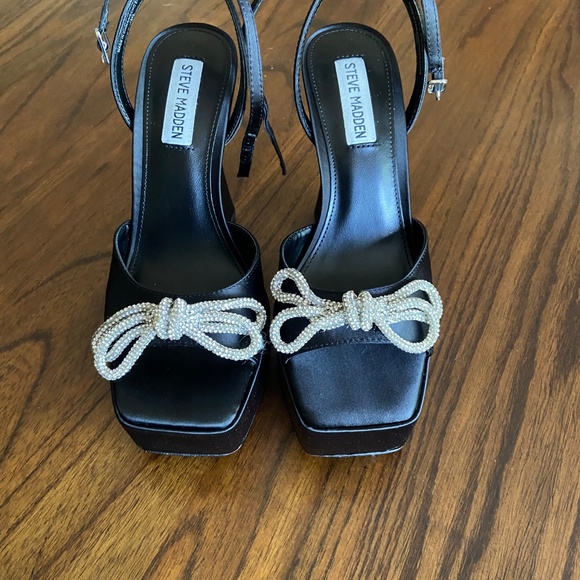 Steve Madden Black Satin Platform Heels with Silver Bow Accents “Darla” - Picture 7 of 8